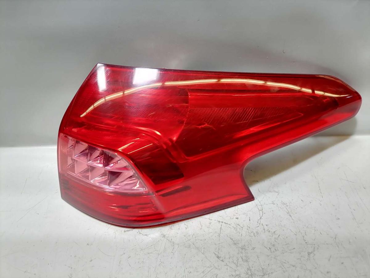 Citroen C5 original Rücklicht außen rechts teil LED Kombi BJ10